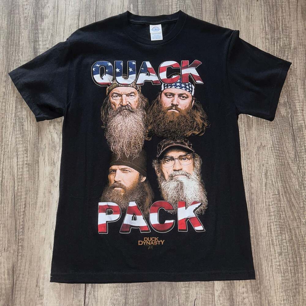 Duck Dynasty Quack Pack Graphic T-Shirt Black Size M NWT